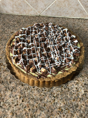 Snickers Cheesecake Pie